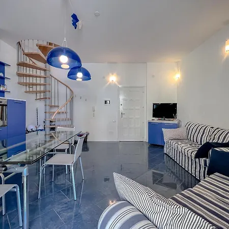 Apartment In Pineta Con Vista Mare E Piscina Varazze