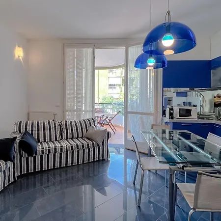 Appartamento In Pineta Con Vista Mare E Piscina Varazze