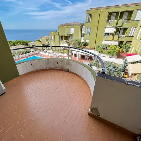 In Pineta Con Vista Mare E Piscina Varazze