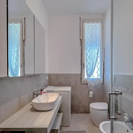 In Pineta Con Vista Mare E Piscina Lägenhet Varazze